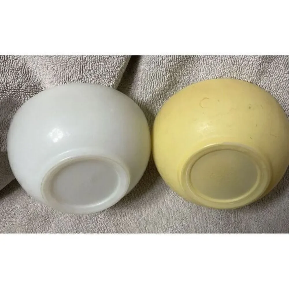Vintage Fire King Small Bowls Set‎ Of 2 Yellow And White